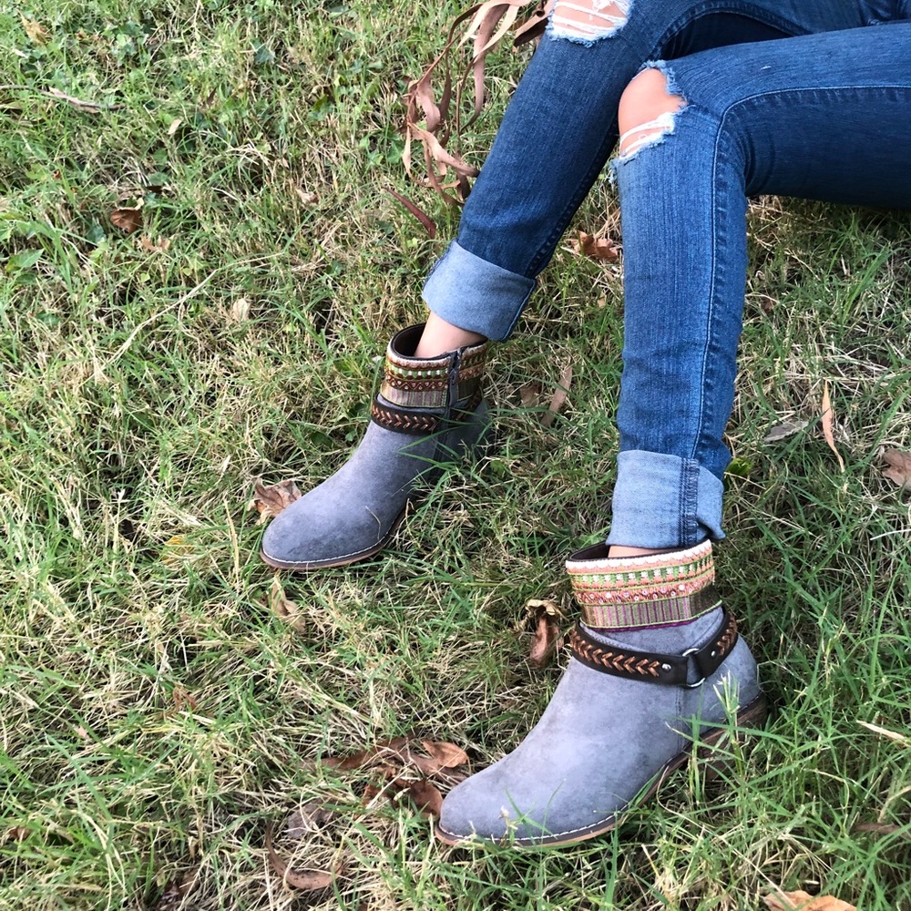 GREY FAUX SUEDE BOOTS - Picture 6 of 8